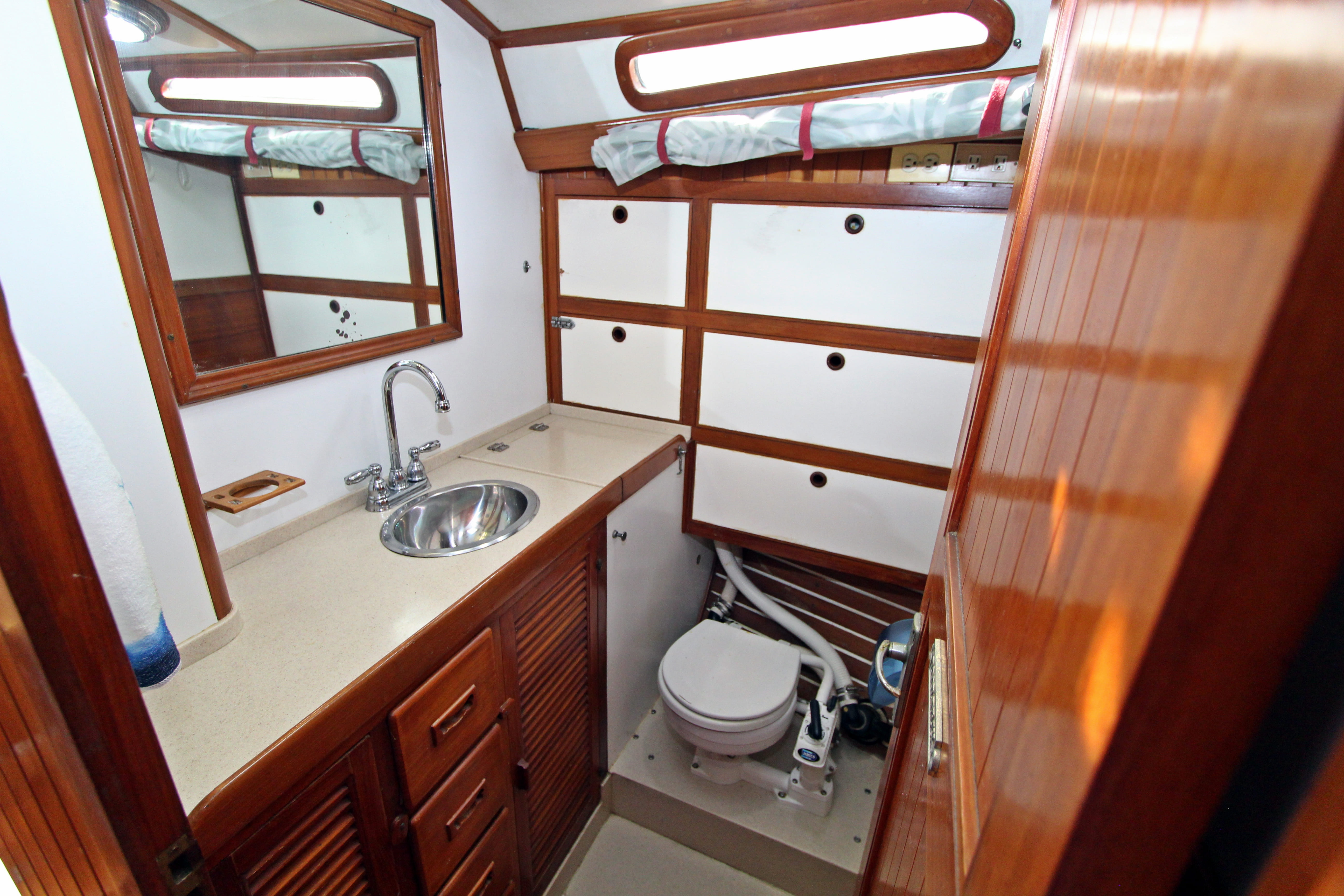 42' Tayana Vancouver