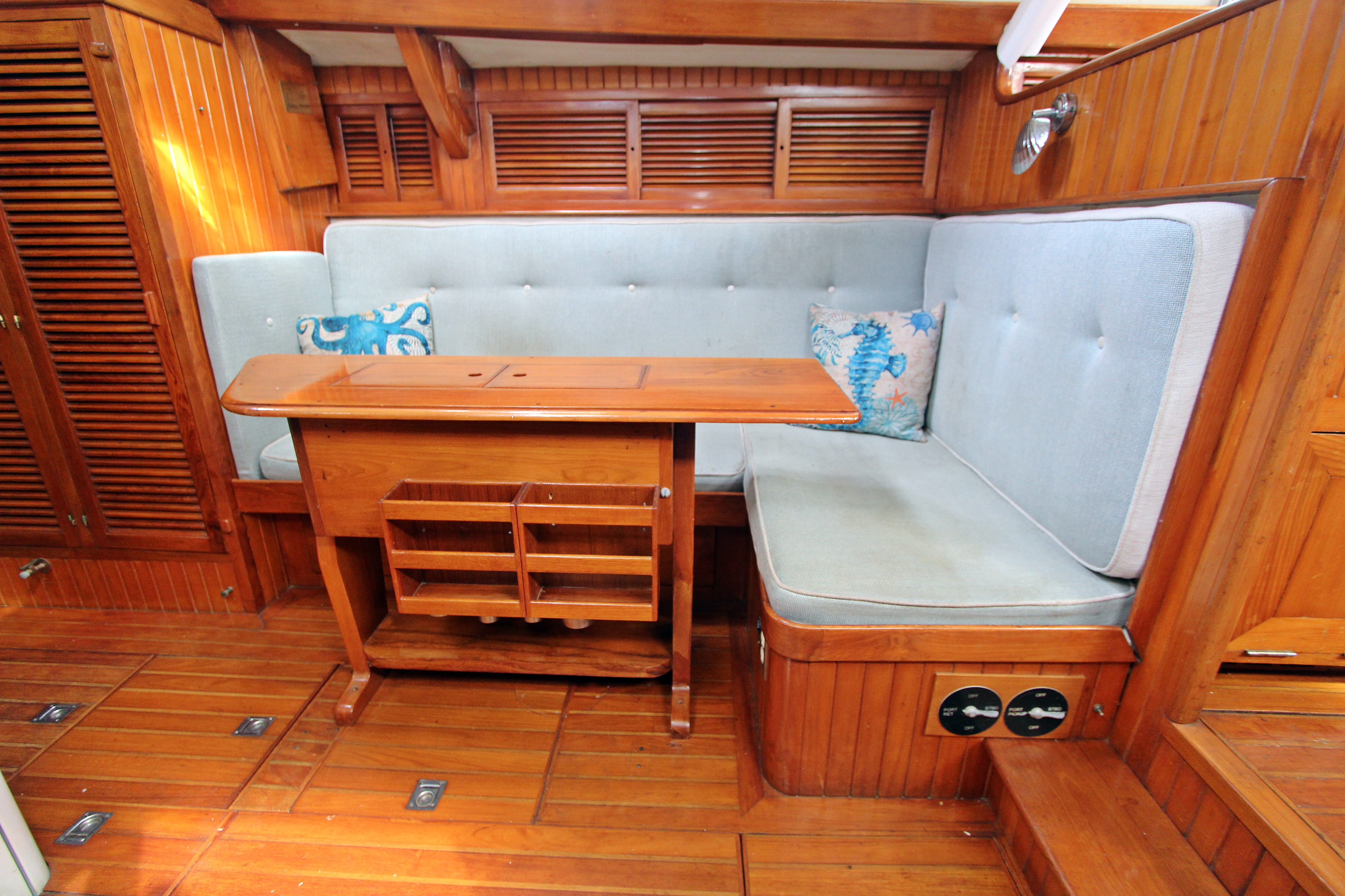 42' Tayana Vancouver