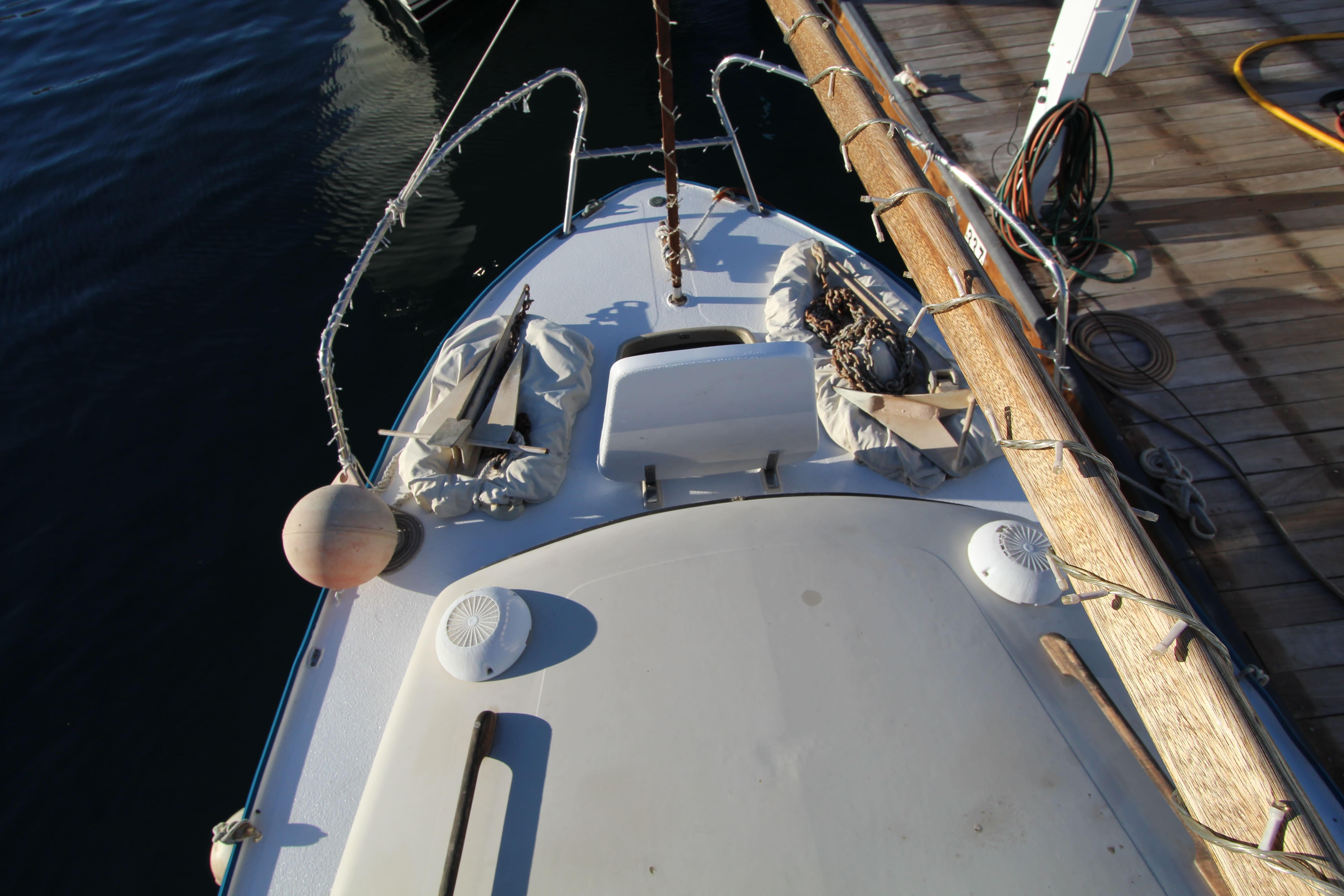 25' Albin Cabin Cruiser