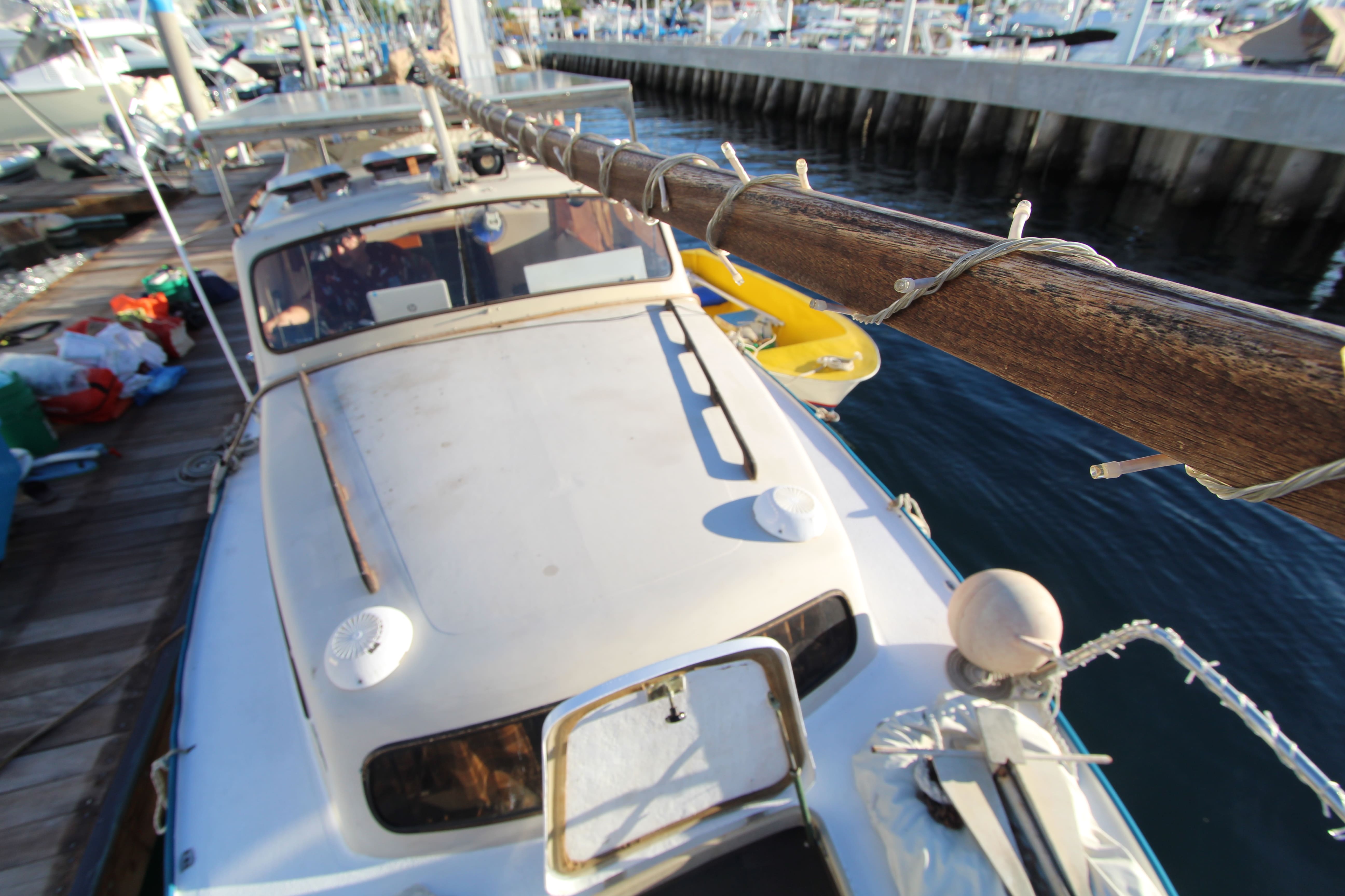 25' Albin Cabin Cruiser