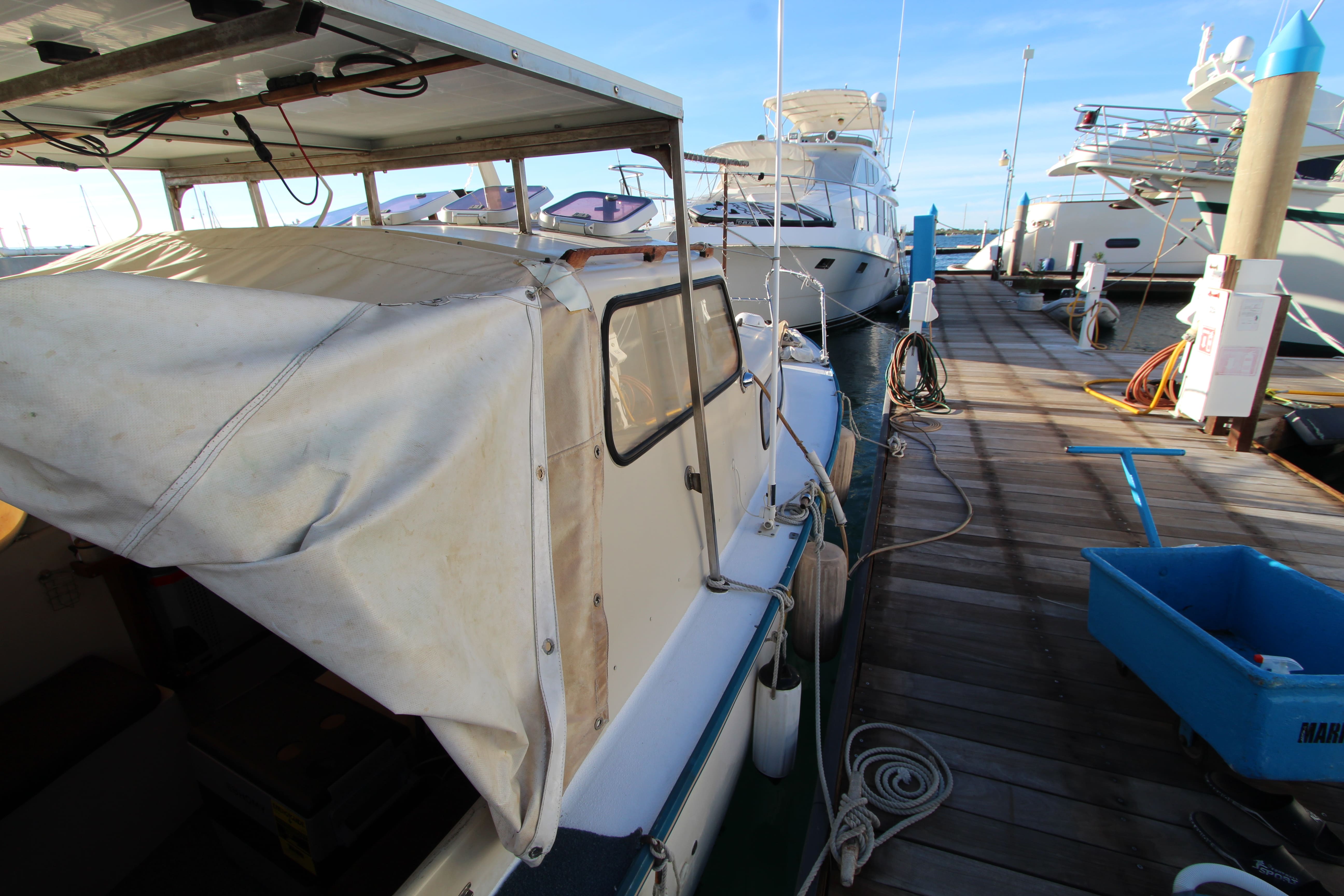 25' Albin Cabin Cruiser