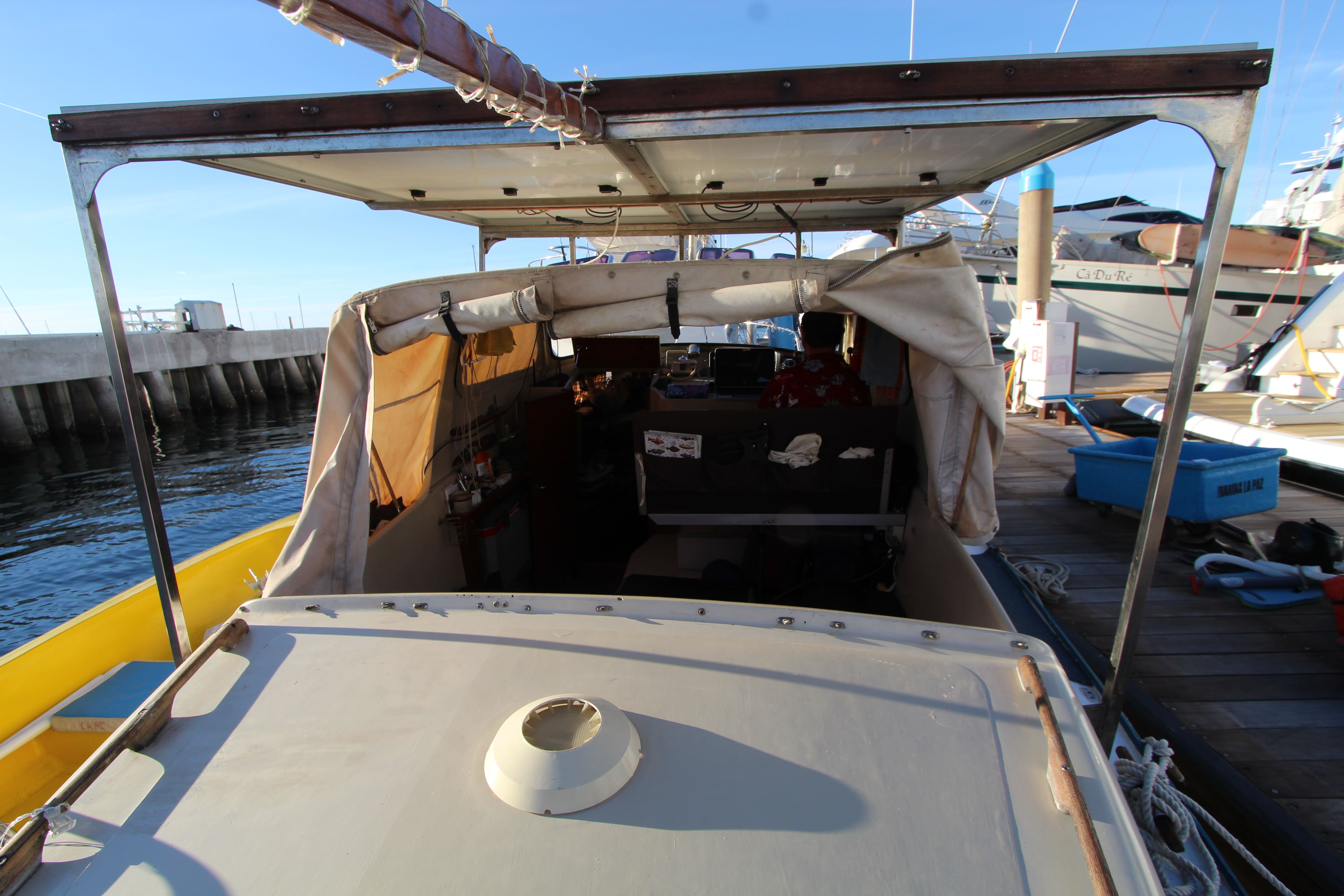 25' Albin Cabin Cruiser