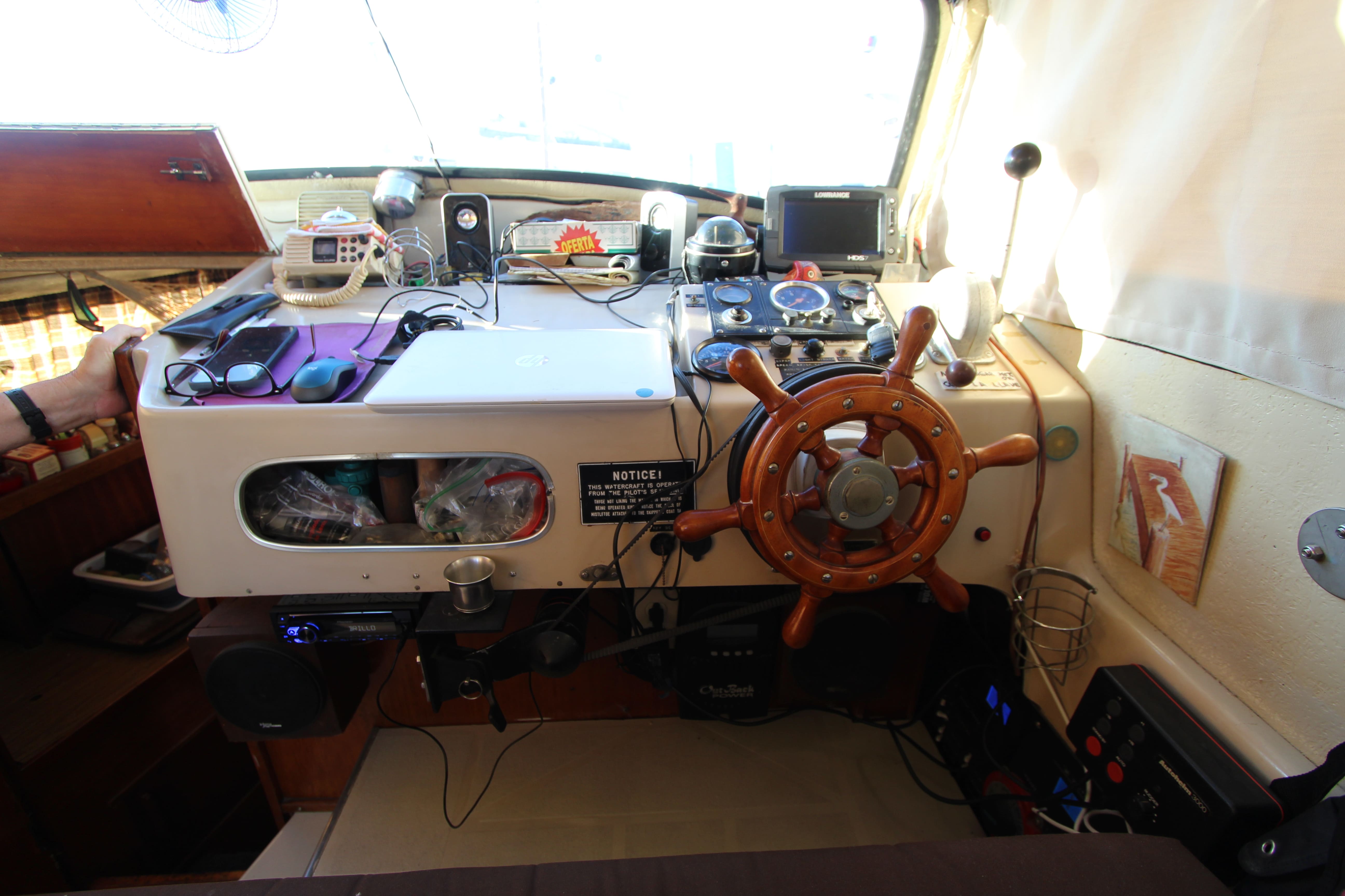 25' Albin Cabin Cruiser