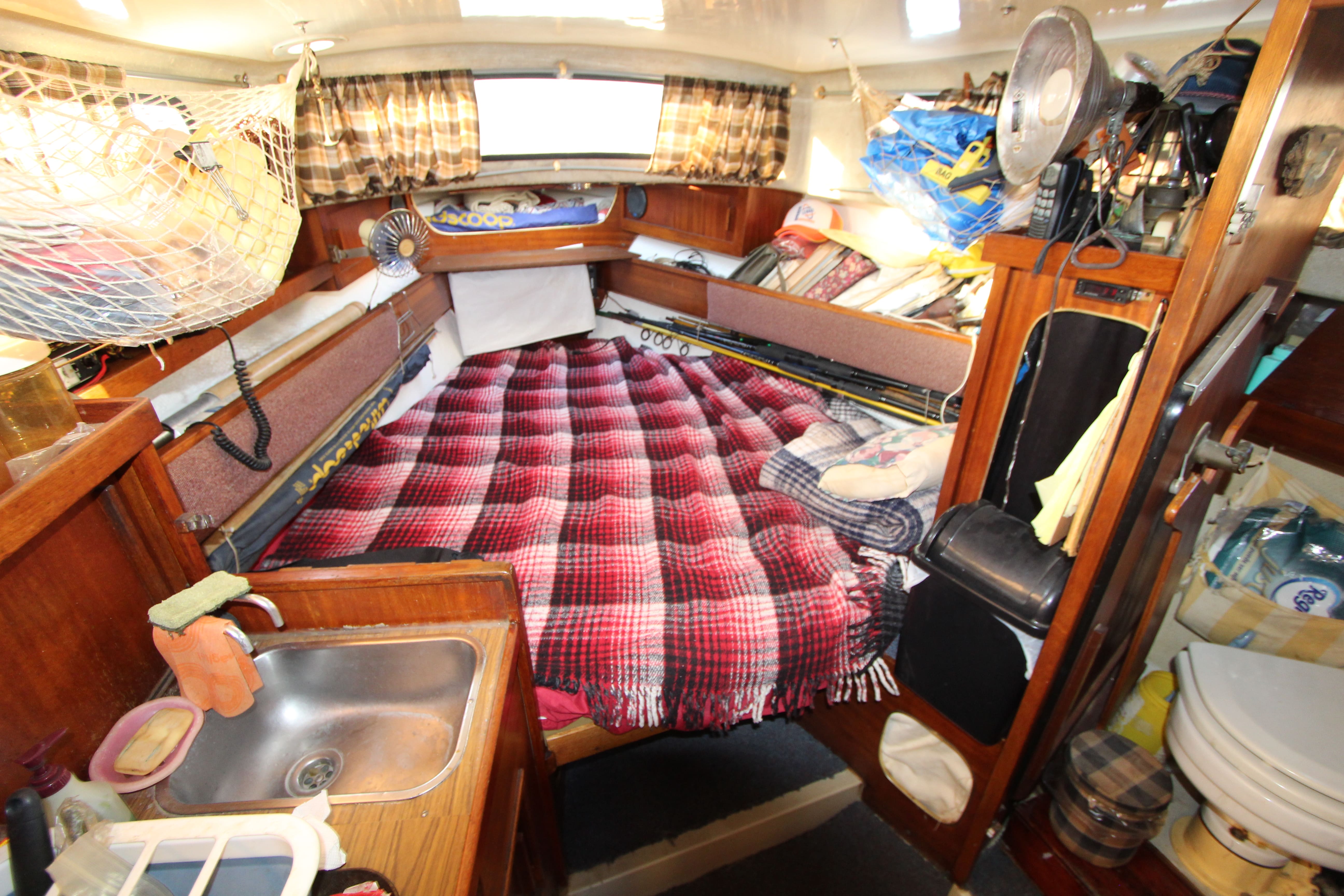 25' Albin Cabin Cruiser