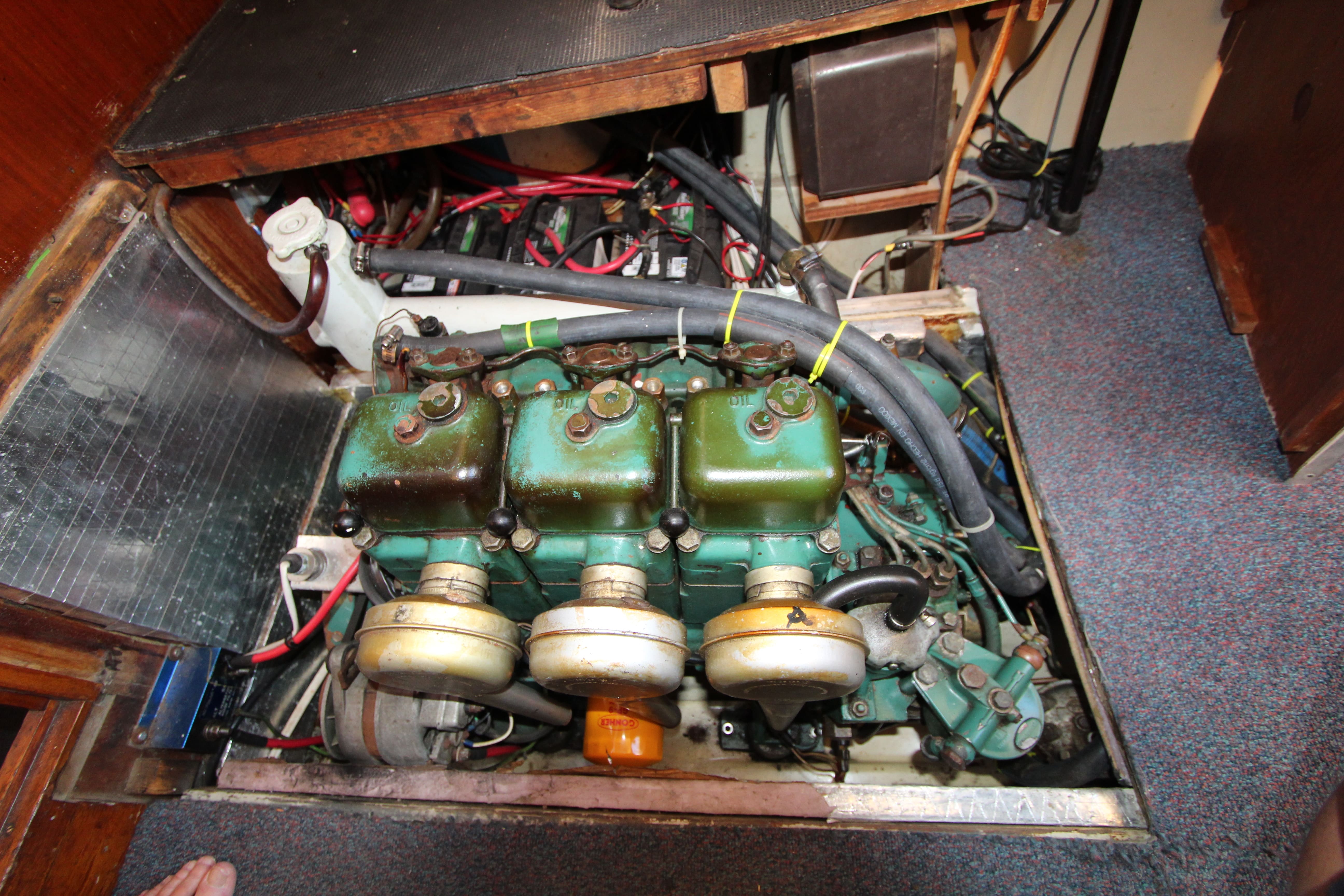 25' Albin Cabin Cruiser